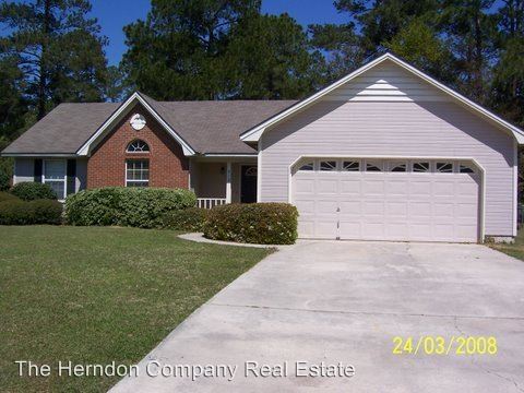 Primary Photo - 918 Pine Cone Cir