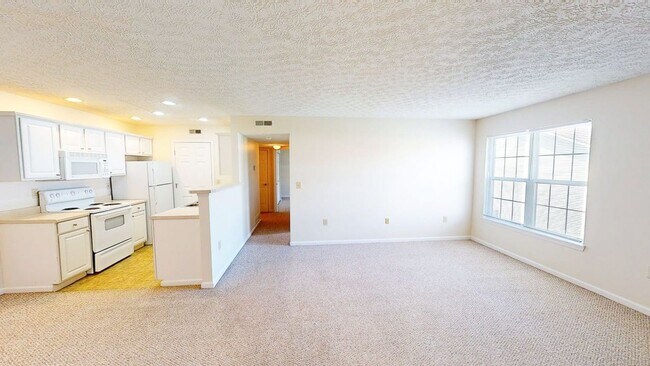 Foto del edificio - 5566 Garden Ridge