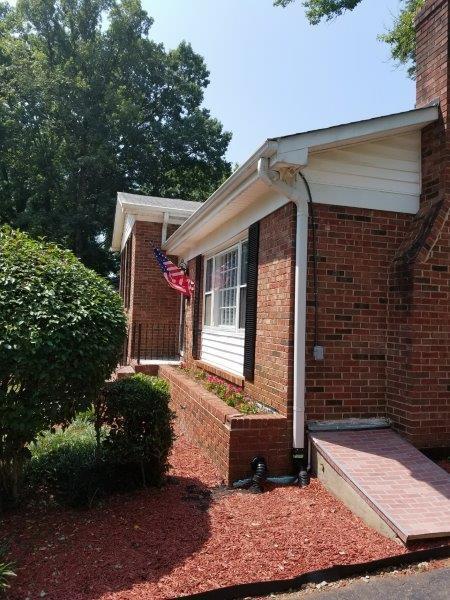Building Photo - For Rent in Montclaire Sub of Charlotte, N...