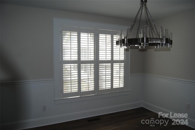 Building Photo - 3249 Pleasant Plains Rd