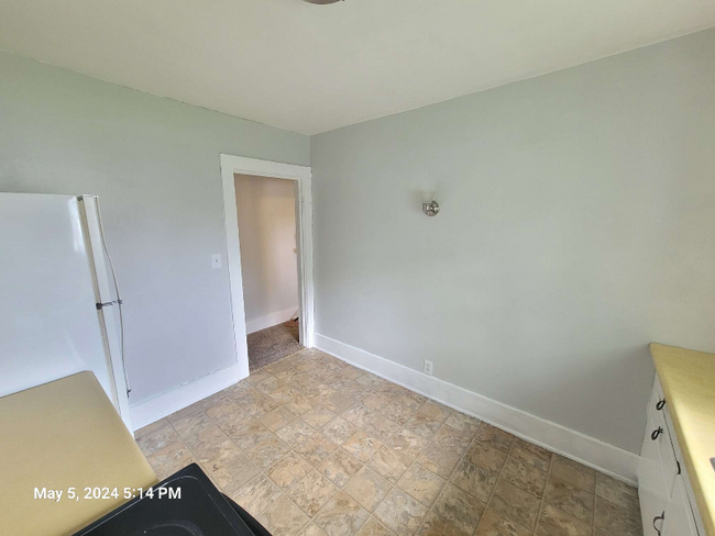 Foto del edificio - 411-413 E Mansfield St
