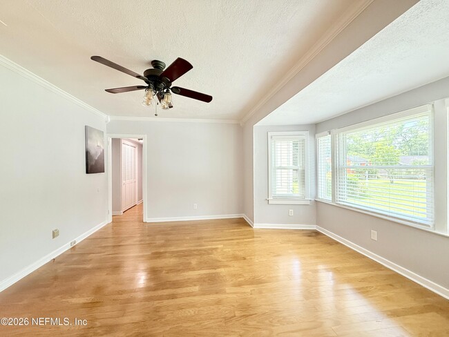 Building Photo - 1319 Azalea Dr