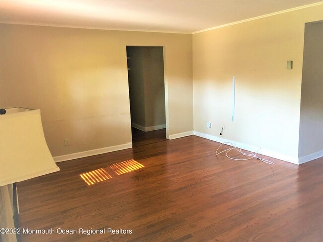 Building Photo - 82 Manor Dr