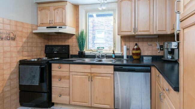 Building Photo - Charming 2+ DEN Whole Home Rental  in Old ...