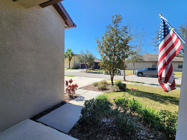 Building Photo - Gorgeous 4-Bedroom, 2.5-Bathroom Home in R...