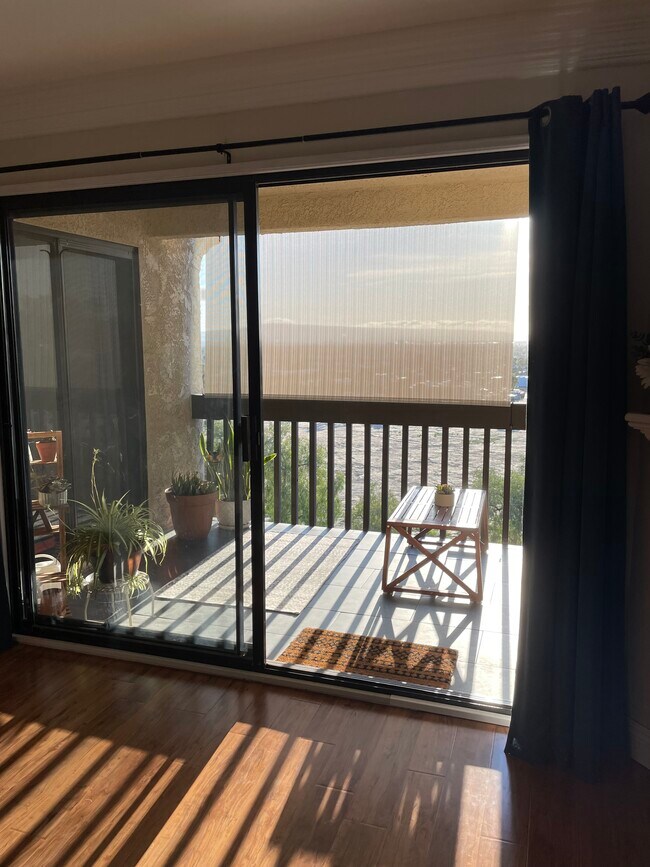 Foto del edificio - 1460 E Willow St