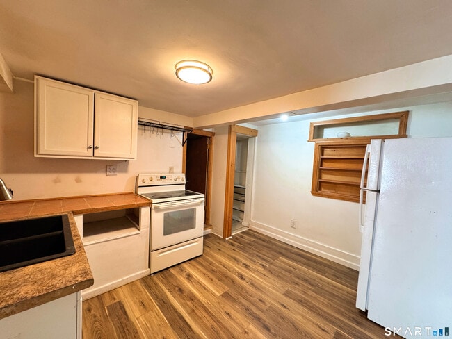 Building Photo - 3 Church St