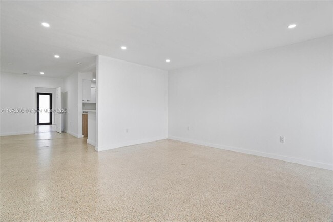 Building Photo - 70 NE 186th Terrace