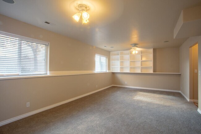 Foto del edificio - 2862 W Broadmoore Dr