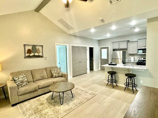 Building Photo - Fully Furnished 2BR/2BA | Brand-new w/ All Utilities Included