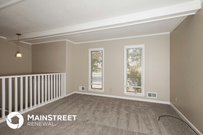 Foto del edificio - 8704 4 Oaks Ct