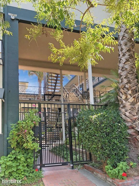 Building Photo - 1 br, 1 bath Apartment - 420 S 3rd St Apt 2