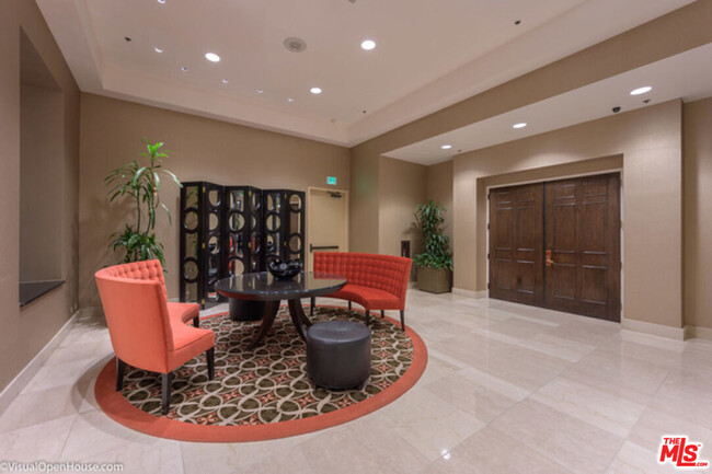 Building Photo - 10724 Wilshire Blvd