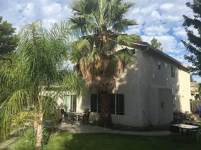 Building Photo - 1800 Clayton Way