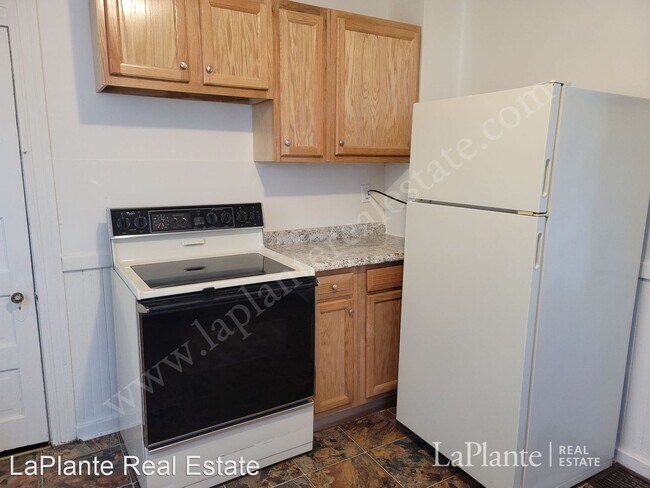 Building Photo - 4 br, 1 bath House - 12 West Park Street 1