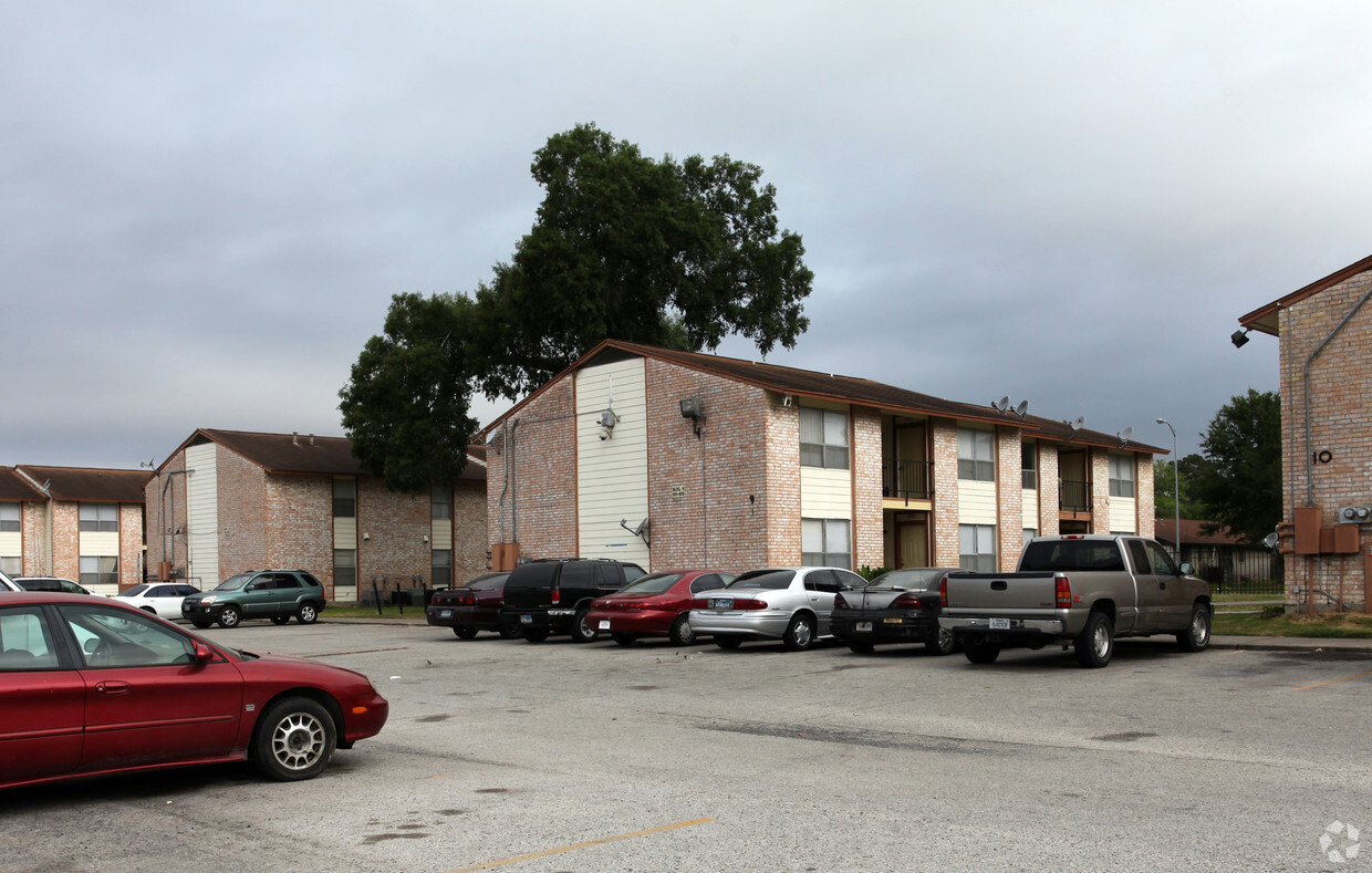 Building Photo - Sterling Shire Apartments