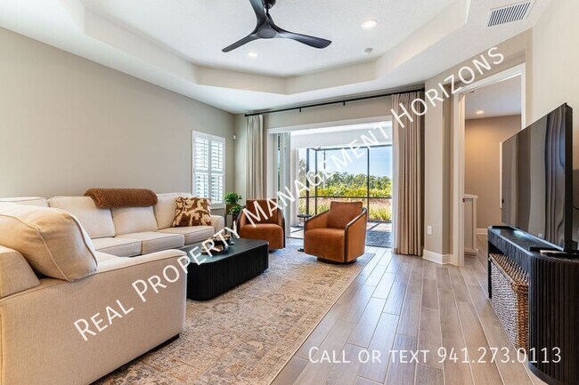 Foto del edificio - 2321 Blue Mahoe Ln