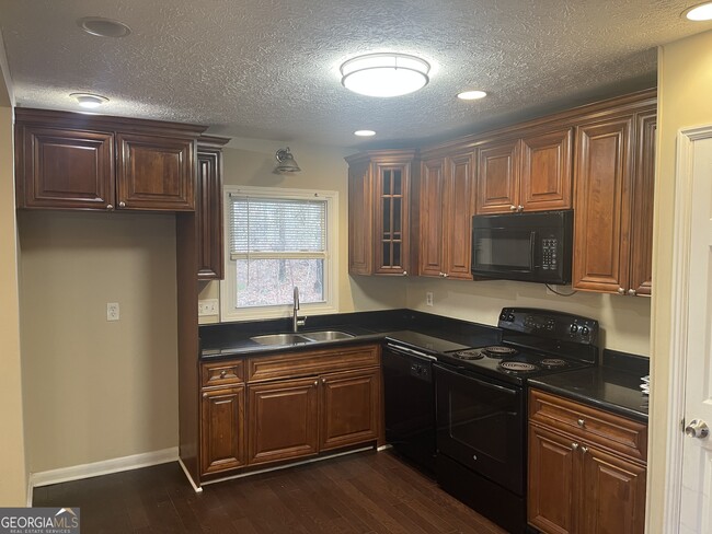 Building Photo - 4105 Cedar Ridge Trail