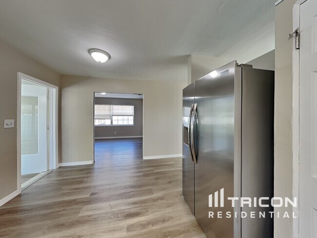 Foto del edificio - 833 43rd Ave NE