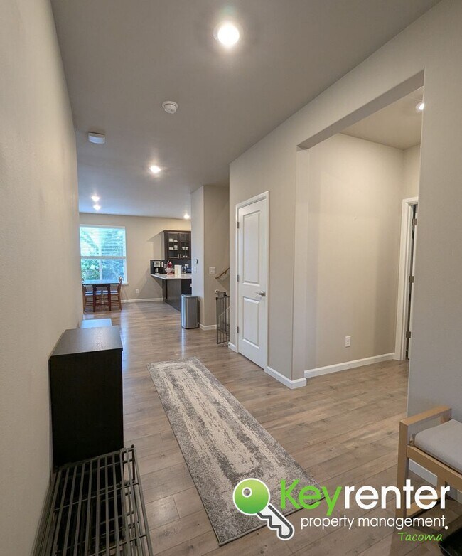 Foto del edificio - Spacious Northeast Tacoma 3 Bedroom Home for Rent Near Browns Point