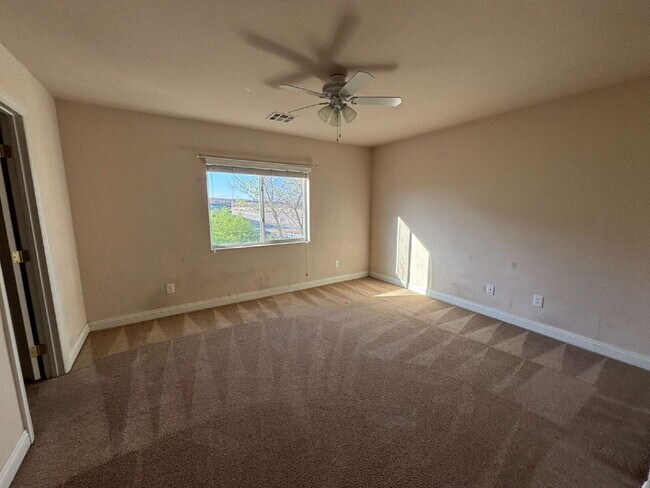 Building Photo - Sky Canyon Area Home w/ 3 Beds PLUS Loft & Solar