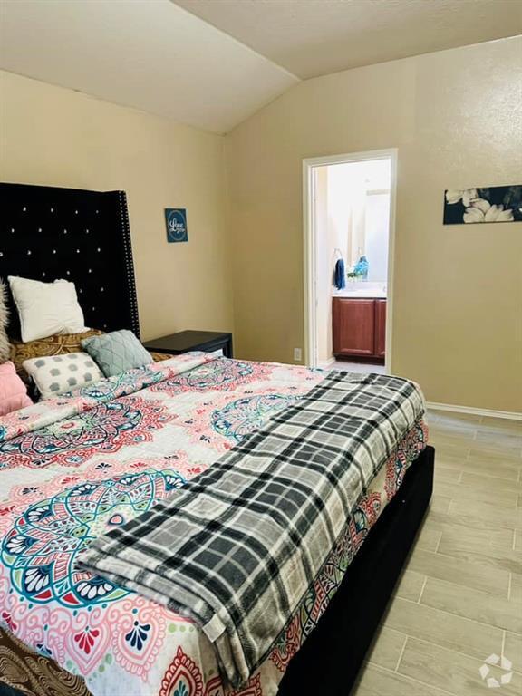Almeda Plaza Apartments under 2,500 Houston, TX 4 Rentals