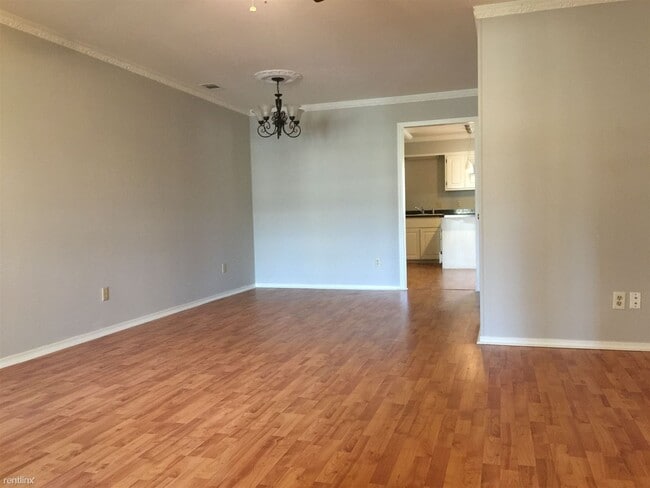Building Photo - 2 br, 2 bath House - 8217 Lullwater Dr