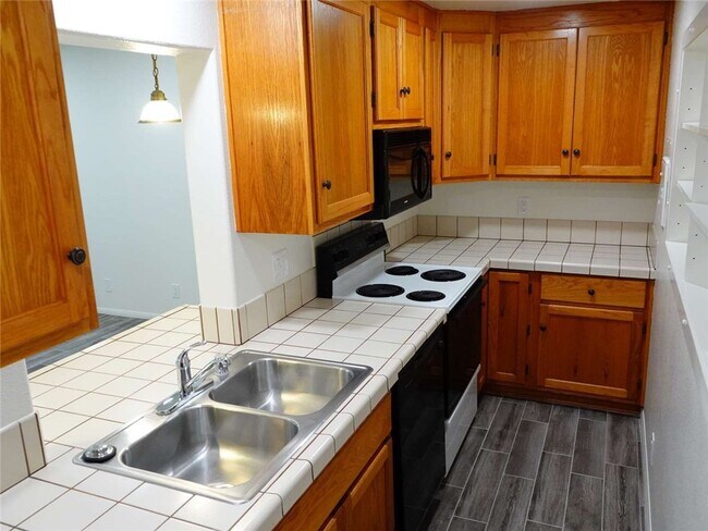 Building Photo - 149 W Marquita