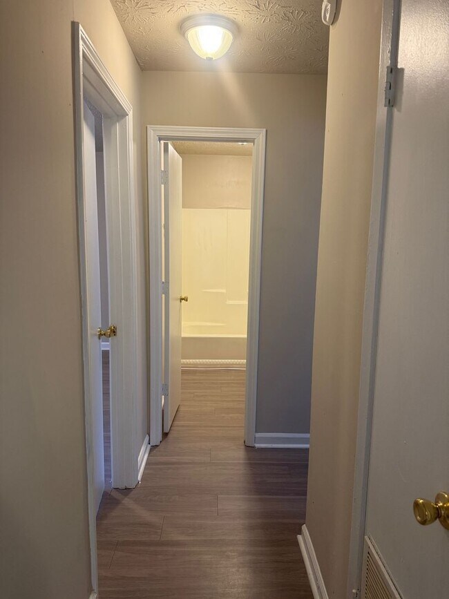 Foto del edificio - 255/257 Rustwood Dr