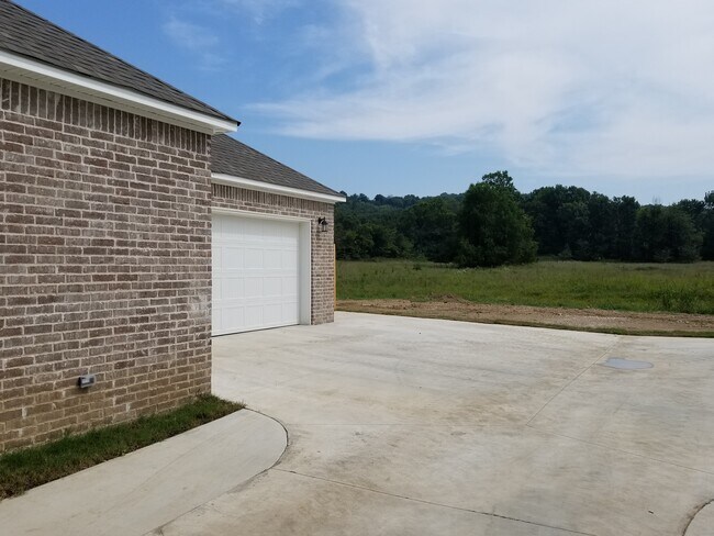 side load garage - 3785 W Maclura Way