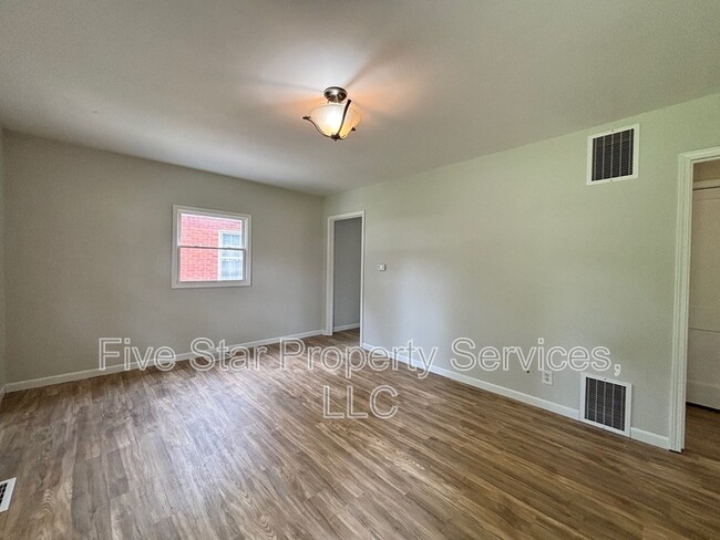 Foto del edificio - 2404 S Whittier Ave