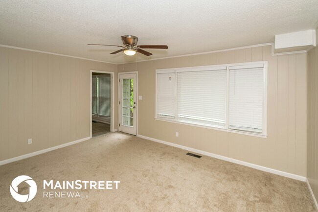 Building Photo - 1337 3rd Ave SW