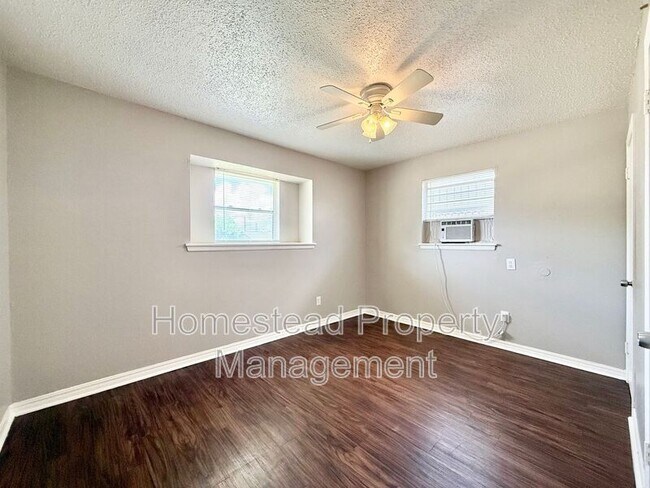 Foto del edificio - 324 NW 91st St