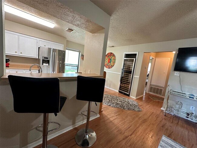 Building Photo - 10616 Mellow Meadow Dr