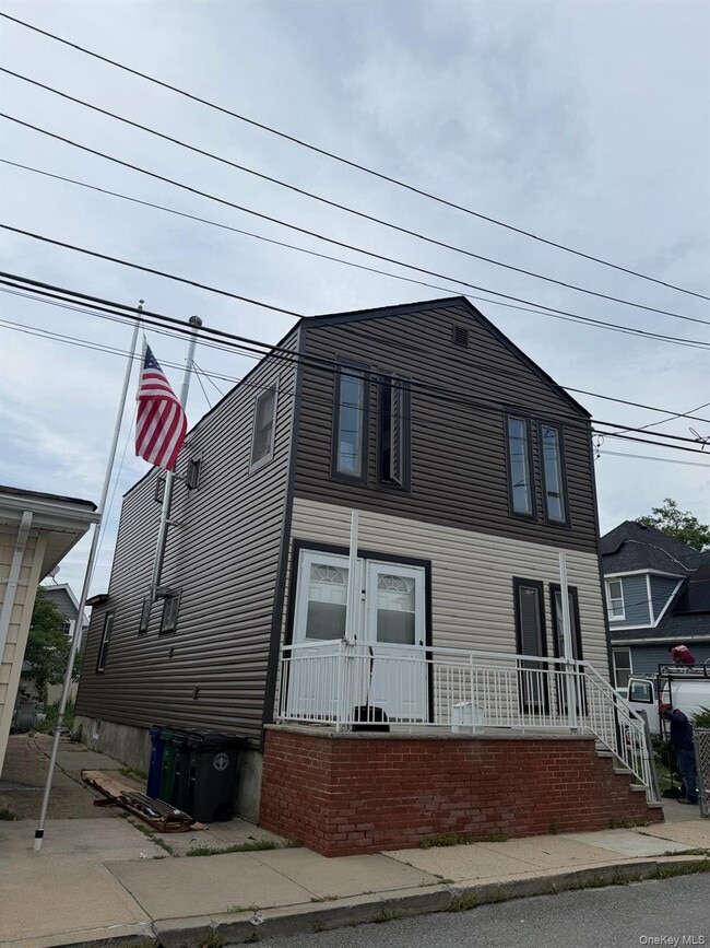 Building Photo - 99-47 163rd Dr