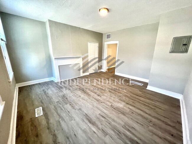 Photo - 2212 Calumet St Townhome