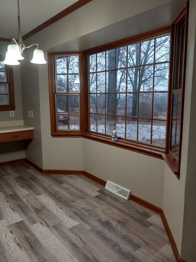 Building Photo - Now accepting applications for 2 bedroom 2 bath single family home in Morristown, TN