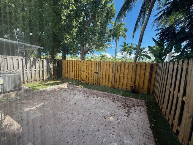 Foto del edificio - 1018 NE 42nd Ave