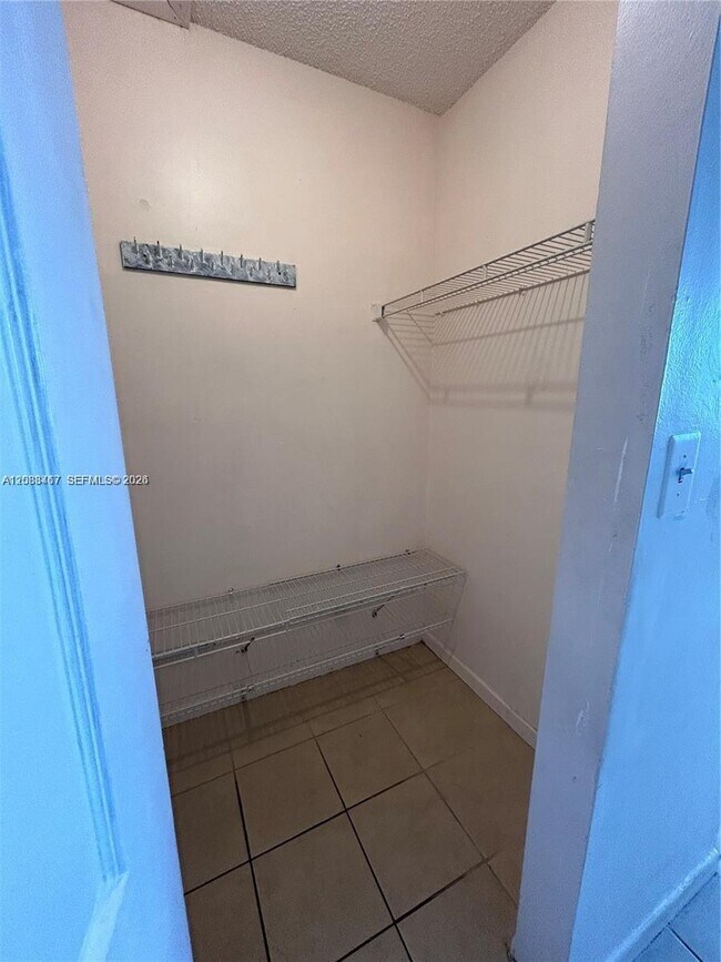 Foto del edificio - 15630 SW 80th St