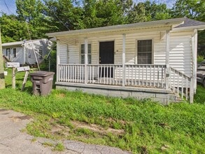 Building Photo - 119 Railroad St