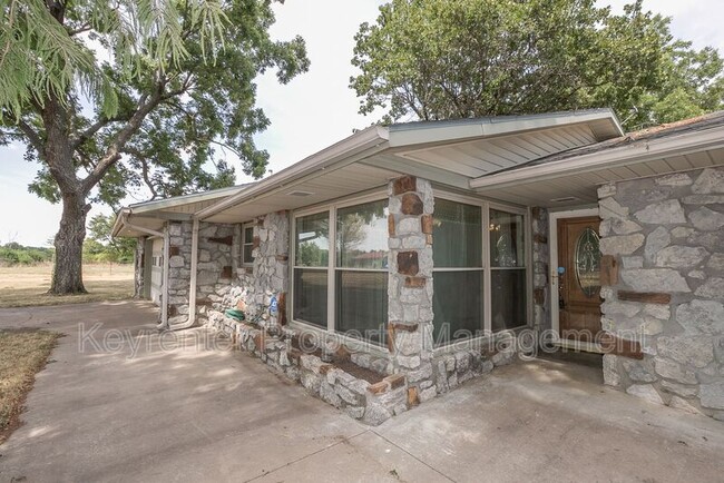 Building Photo - 15371 S 4080 Rd