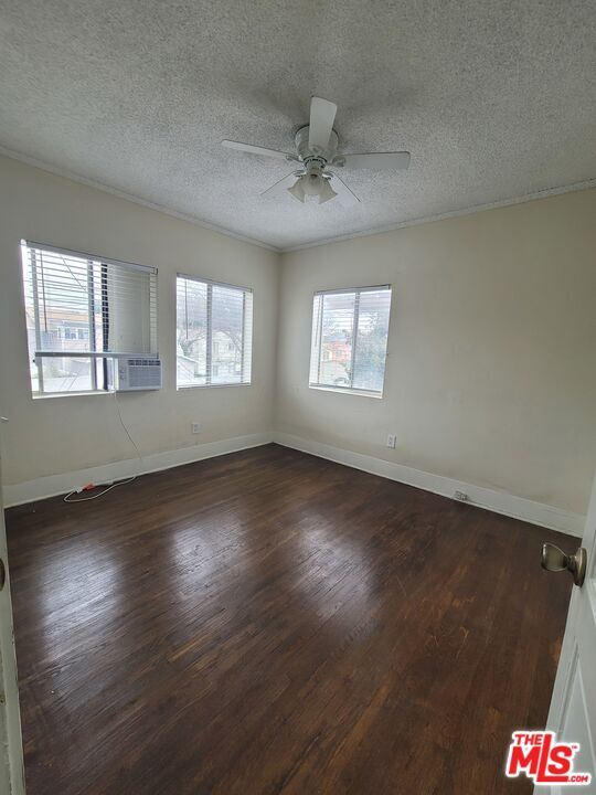 Foto del edificio - 2934 1/2 Normandie Ave