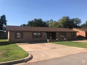 Building Photo - 2216 Seth Ave