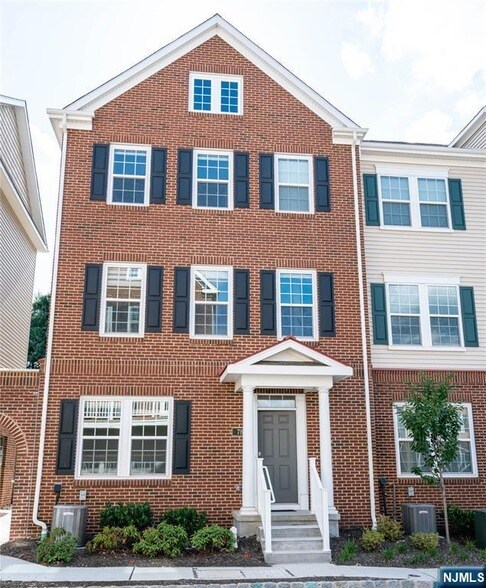Building Photo - 78 Landmark Ln