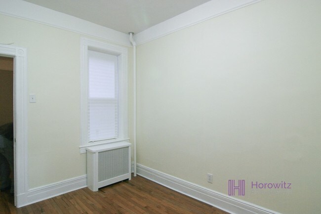 Building Photo - 28-29-29 43rd St