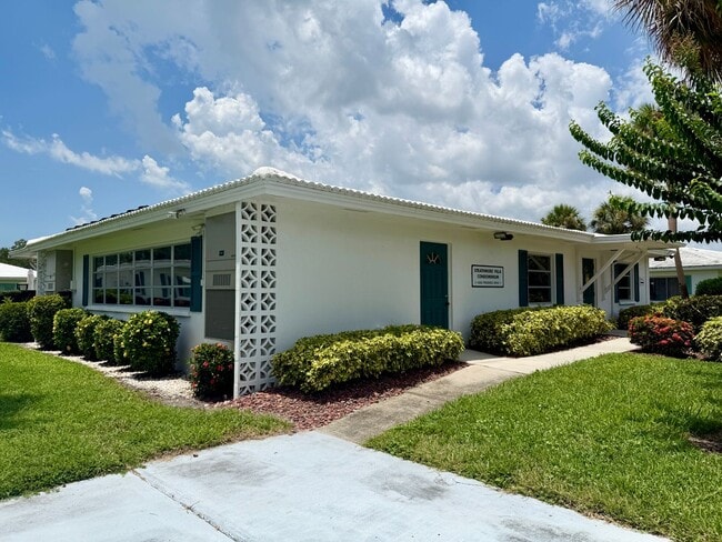 Building Photo - Water & Cable Included • 55+ Community - C...