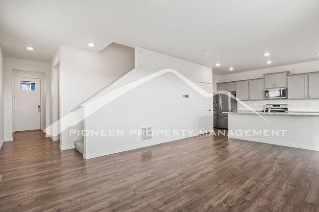 Building Photo - Modern 4-Bed, 2.5-Bath Home with 2 car gar...