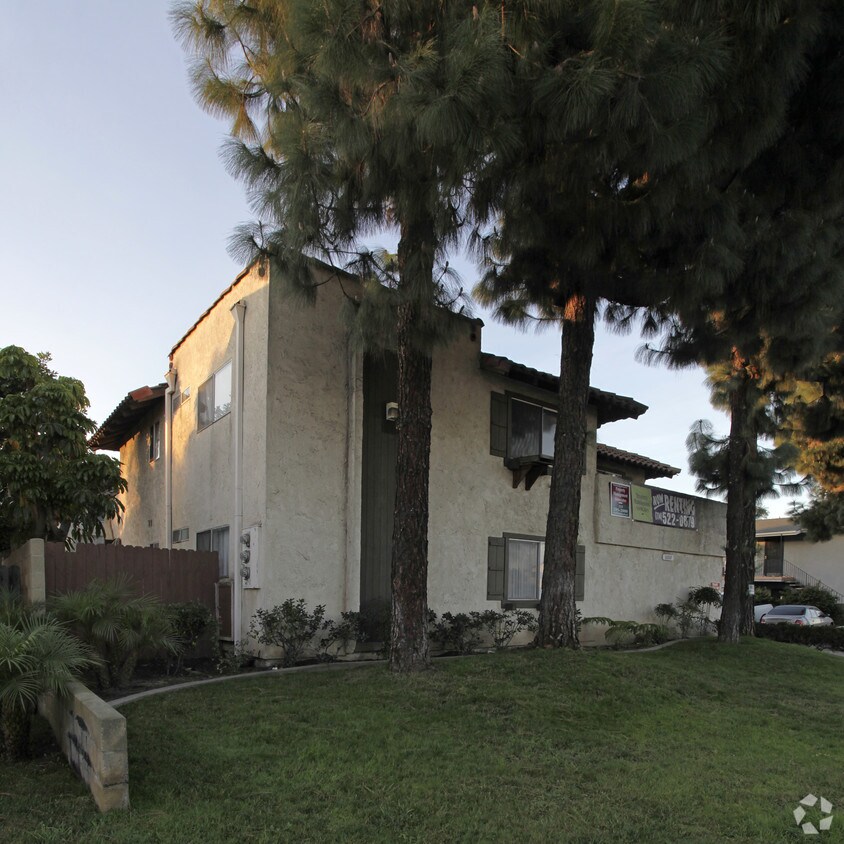 Foto del edificio - Whitaker Apartments