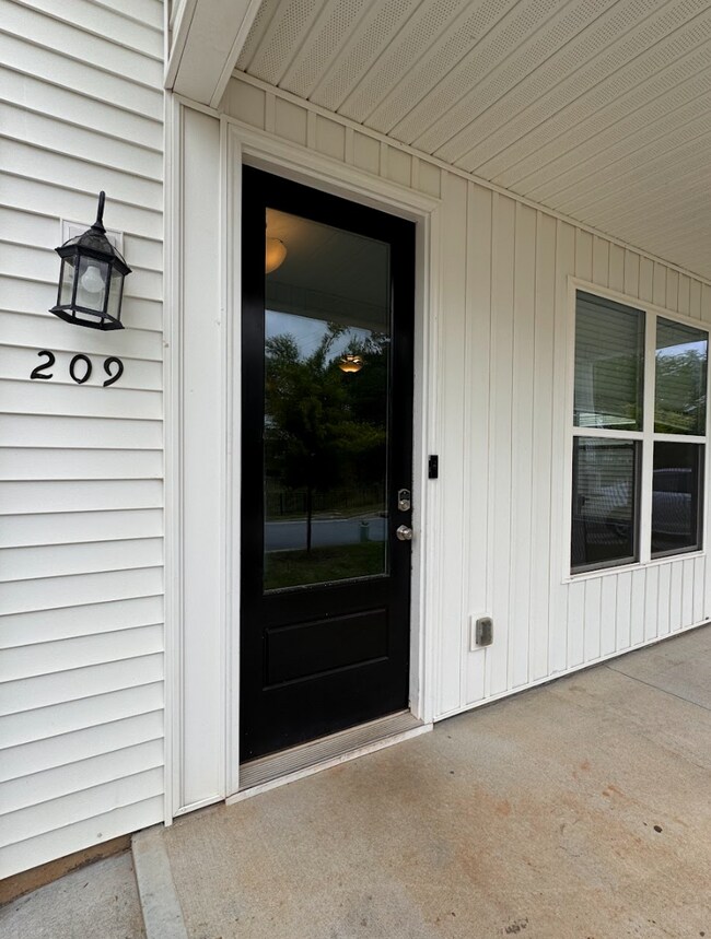 Foto del edificio - Modern Living Near Swamp Rabbit Trail | Travelers Rest, SC