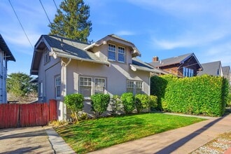 Building Photo - 31 Hardwick Ave